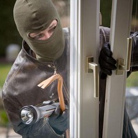 Протизламні вікна